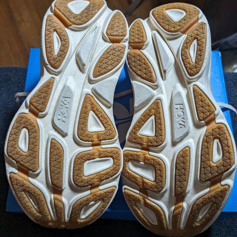 Hoka Women's Sneakers in Pink and Cream - Picture 8 of 9